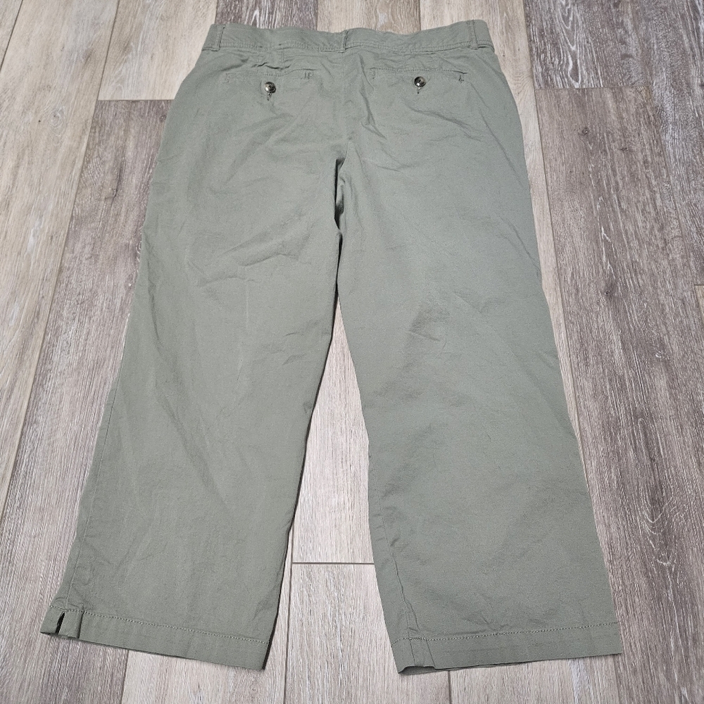 Intro. 3 Piece Bundle Cropped Relaxed Fit Capri Pants Green Moss  Women 8 Casual - Picture 7 of 11